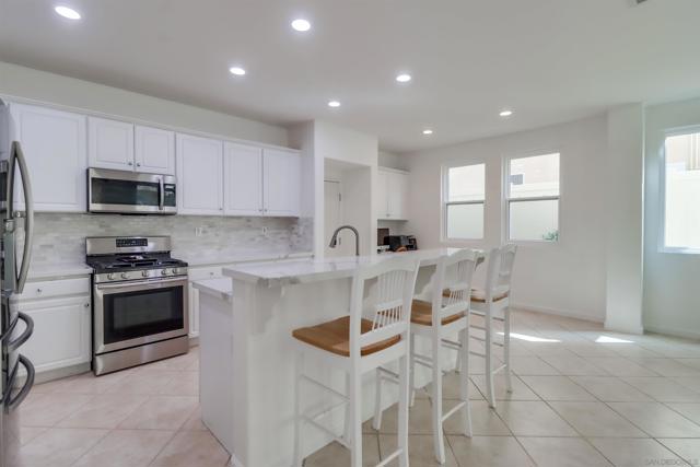 32411 Cassino Court, Temecula CA: https://media.crmls.org/mediaz/c45ee50f-f1a5-45b3-bc72-0b7b978e252b.jpg