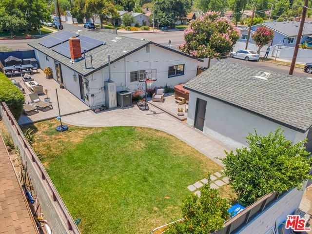 6814 Berquist Avenue, West Hills CA: https://media.crmls.org/mediaz/c45f5fa9-dc6e-47fe-ab2e-1236b7a12613.jpg