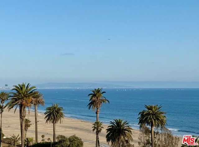 201 Ocean Avenue, Santa Monica CA: https://media.crmls.org/mediaz/c45f6e27-9548-4502-9313-87f329299b0a.jpg