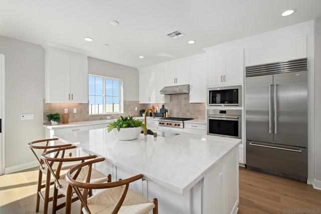 951 Visalia Pl, San Marcos CA: https://media.crmls.org/mediaz/c45f915d-a302-4bbf-b6f1-c3574e893527.jpg