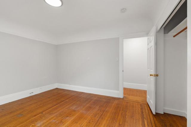 189 Lee Avenue, San Francisco CA: https://media.crmls.org/mediaz/c45fbdf2-3dd4-4f51-bc8f-357b3292fc5a.jpg