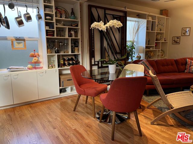 10739 Jefferson Boulevard, Culver City CA: https://media.crmls.org/mediaz/c45fefb4-4521-4462-aa4d-595ef9d62e78.jpg