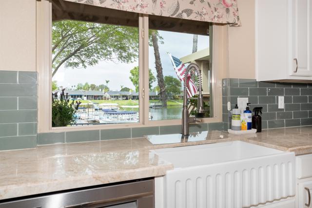 1564 Via Brisa Del Lago, San Marcos CA: https://media.crmls.org/mediaz/c4600b56-657d-4dd2-a615-618fe918ee29.jpg