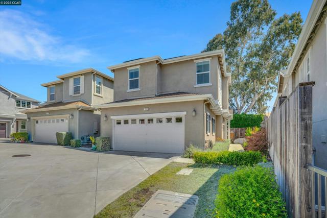 218 Ladybug Ln, Martinez CA: https://media.crmls.org/mediaz/c46061c9-7114-4f3b-a16d-29ba646d4823.jpg