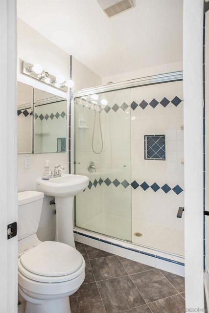 634 Spruce Ave, Imperial Beach CA: https://media.crmls.org/mediaz/c460830f-2a60-4062-a8d3-2d8bad88ce1b.jpg