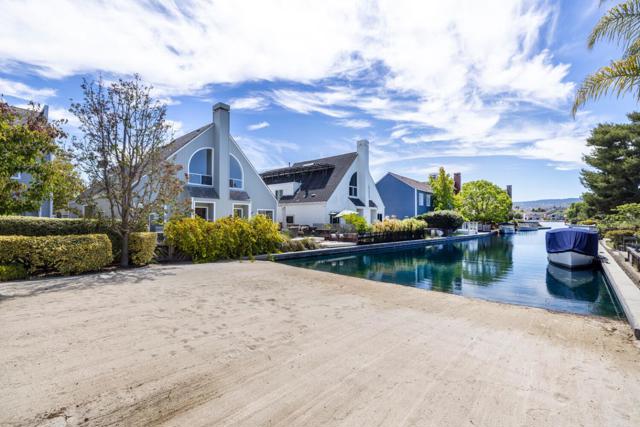 604 Waterbury, Foster City CA: https://media.crmls.org/mediaz/c460e4d8-862c-4fbd-b275-c032980f8a11.jpg