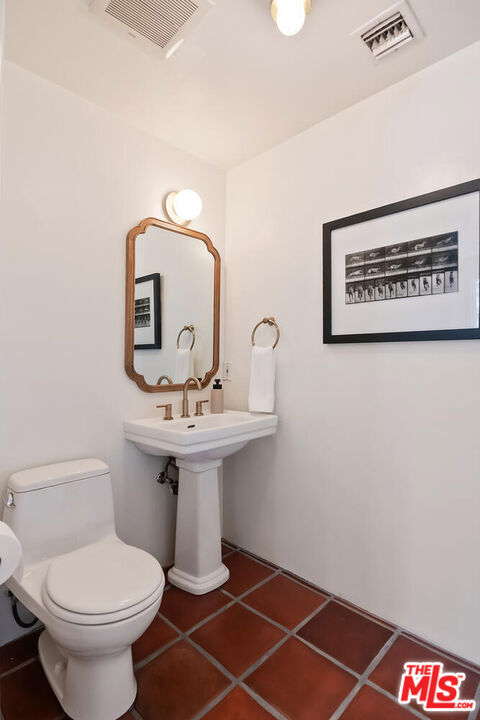 1414 N Harper Avenue, West Hollywood CA: https://media.crmls.org/mediaz/c4610114-fa4d-4032-8ed3-4c7d38f79c6e.jpg