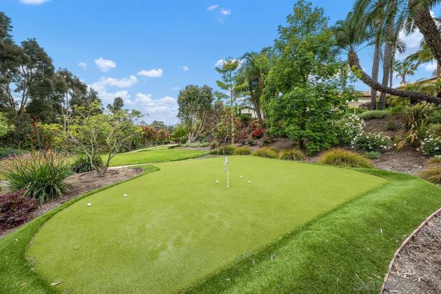 16590 Calle Familia, Rancho Santa Fe CA: https://media.crmls.org/mediaz/c4610f34-c890-4902-b770-b6fdeddb991e.jpg