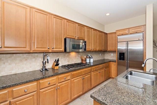 81196 Victoria Lane, La Quinta CA: https://media.crmls.org/mediaz/c46136bb-f8ce-4196-a126-ec0c55158825.jpg
