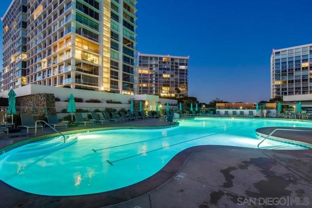 1750 Avenida Del Mundo, Coronado CA: https://media.crmls.org/mediaz/c461aeed-08a4-4257-ac92-971507493994.jpg