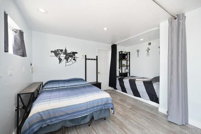 1656 Maria Avenue, Spring Valley CA: https://media.crmls.org/mediaz/c462ffad-2cc8-433f-9452-179ec2e2d94c.jpg