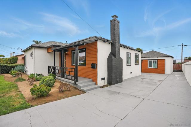 4817 Lyon St, San Diego CA: https://media.crmls.org/mediaz/c4650c8d-d2f3-4593-8964-5d55dc5c82ef.jpg