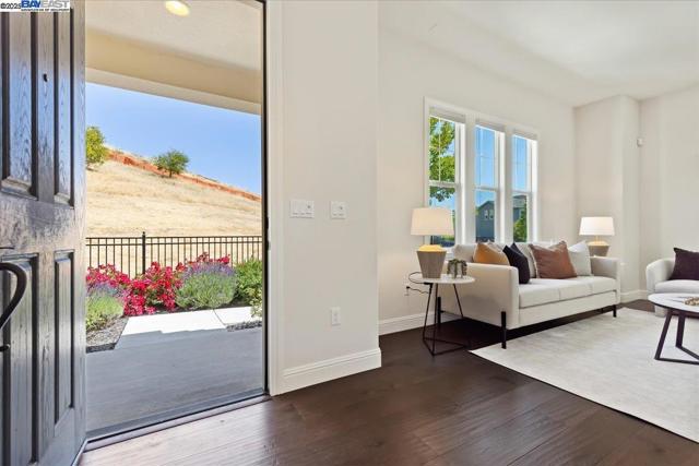 4369 Table Mountain Rd, Dublin CA: https://media.crmls.org/mediaz/c4654b40-3bf1-4bce-8204-e4cb5604ef6e.jpg