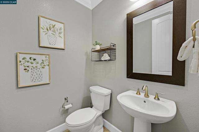 5057 Volterra Ct, Dublin CA: https://media.crmls.org/mediaz/c465a8f0-d3bb-4e1f-bd92-091690846891.jpg