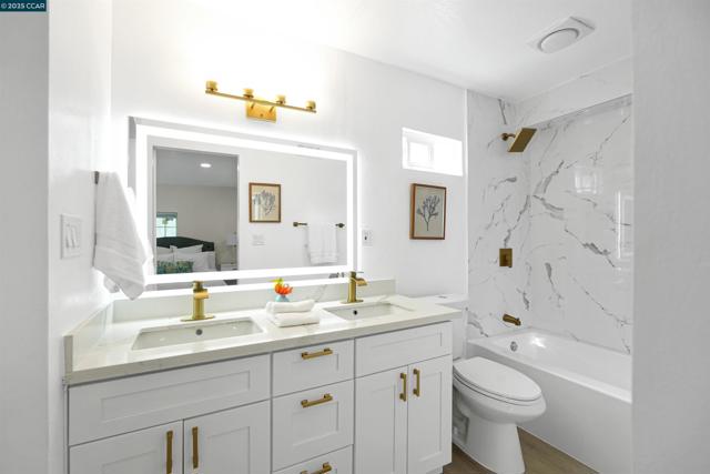 767 47Th St, Oakland CA: https://media.crmls.org/mediaz/c465e26e-9ca5-42cf-ac2e-971127c4a12b.jpg