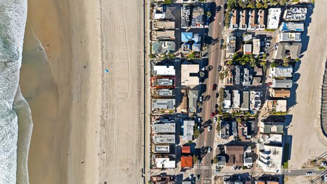 3537 Ocean Front Walk, San Diego CA: https://media.crmls.org/mediaz/c466391f-1807-4638-8682-9acaa451c373.jpg