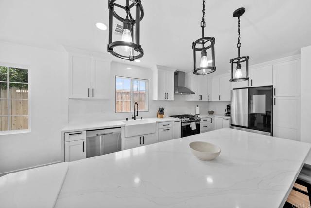 Detail Gallery Image 22 of 65 For 6461 Beaver Lake Ct, San Diego,  CA 92119 - 3 Beds | 2 Baths