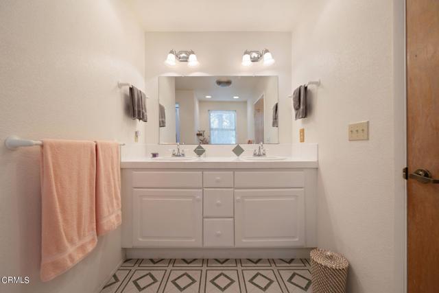 Detail Gallery Image 17 of 33 For 42390 Avalon Rd, Big Bear Lake,  CA 92315 - 3 Beds | 2/1 Baths