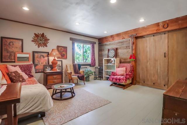 255 Highline Trl, El Cajon CA: https://media.crmls.org/mediaz/c4677ca4-d386-4662-ad3d-e5bc2633bde9.jpg