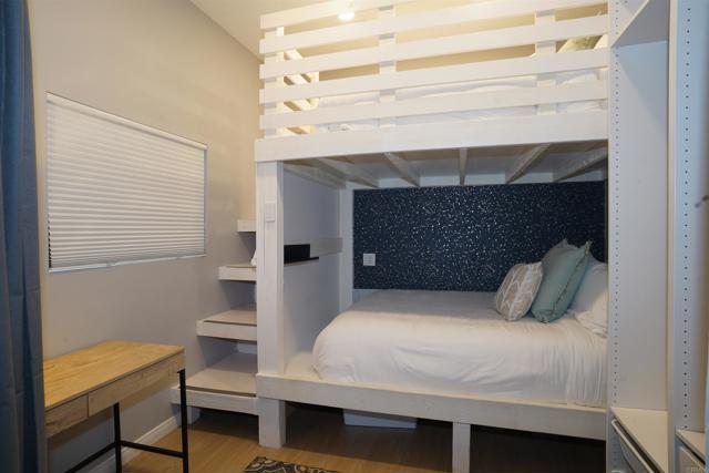 Detail Gallery Image 14 of 32 For 1145 Emerald St Rear (Alley),  –,  CA 92109 - 2 Beds | 2 Baths