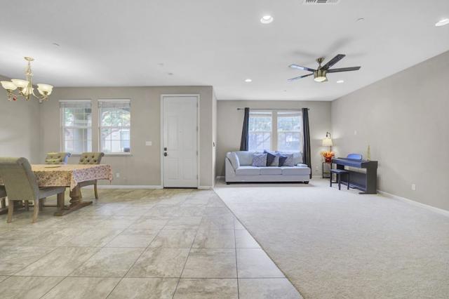 7934 Spanish Oak Circle, Gilroy CA: https://media.crmls.org/mediaz/c4696b25-f012-4abd-b2bc-10d69d199d49.jpg