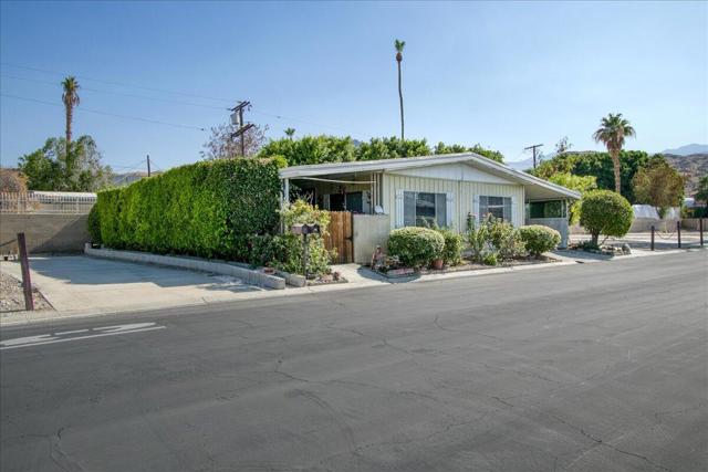 36 Club Circle Drive, Palm Springs CA: https://media.crmls.org/mediaz/c4696b31-f619-4586-83e5-328073969c69.jpg
