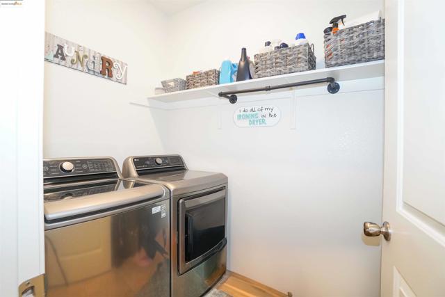 298 McClelland Way, Oakley CA: https://media.crmls.org/mediaz/c469ff8e-20a4-4b0a-aacb-0ea72d9dbd87.jpg