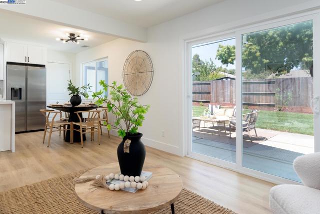 40186 Barbara St, Fremont CA: https://media.crmls.org/mediaz/c46a34e4-dc3c-4956-8d9e-fb5b1c5be812.jpg
