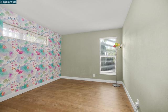 651 Moraga Rd, Moraga CA: https://media.crmls.org/mediaz/c46a7480-553e-4a9f-bd12-990074c24818.jpg