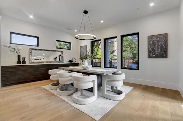 546 9th Avenue, Menlo Park CA: https://media.crmls.org/mediaz/c46a9aa1-fd51-4683-acee-8ab6b7a860c0.jpg
