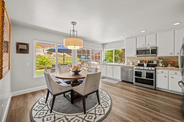 Detail Gallery Image 7 of 36 For 1650 Tucker Ln, Encinitas,  CA 92024 - 2 Beds | 2 Baths