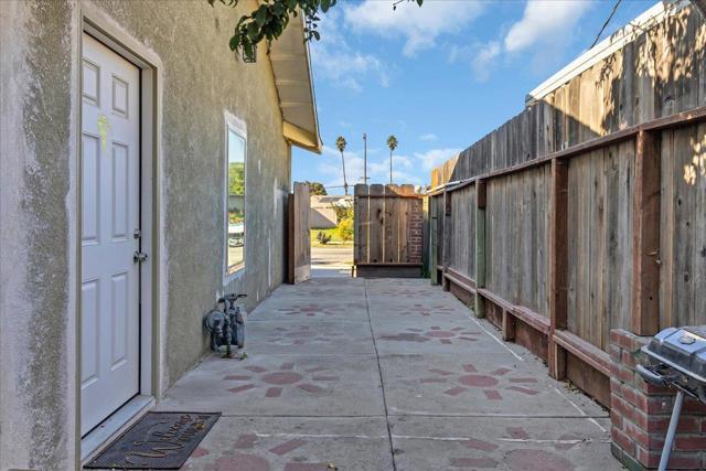 1238 Granada Avenue, Salinas CA: https://media.crmls.org/mediaz/c46b75b3-afd2-4774-9f7e-f950e19943e4.jpg