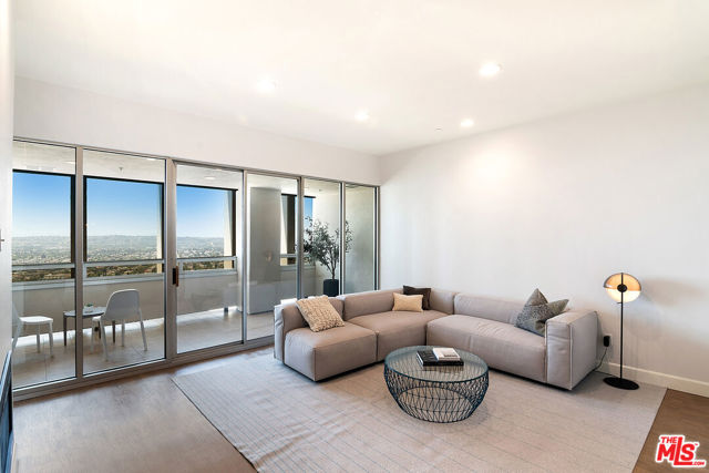 5670 Wilshire Boulevard, Los Angeles CA: https://media.crmls.org/mediaz/c46bb18c-c915-4e43-95a7-eda11a433351.jpg