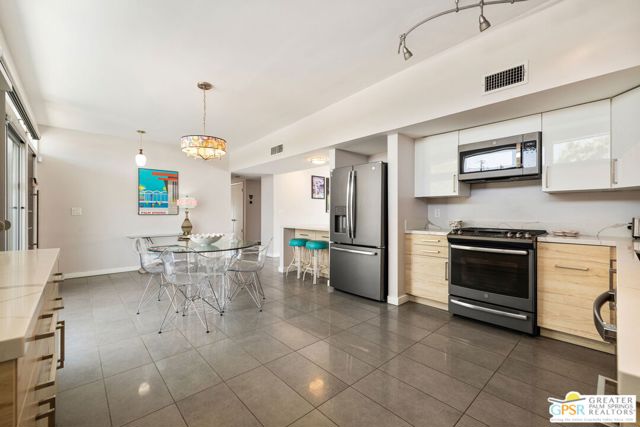 3351 E Paseo Barbara, Palm Springs CA: https://media.crmls.org/mediaz/c46bf6c2-a8f8-4173-8a36-4666c4b19159.jpg