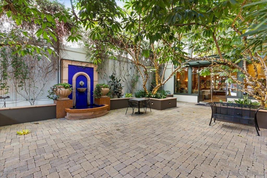 325 7th Ave - photo 3
