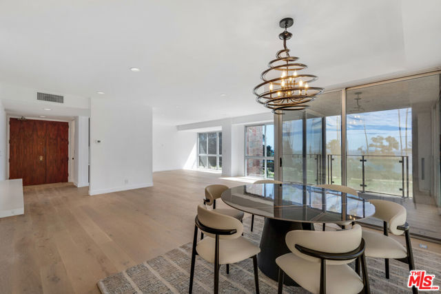 515 Ocean Avenue, Santa Monica CA: https://media.crmls.org/mediaz/c46d9d20-f7b7-4e87-a7d0-2976502b09ff.jpg