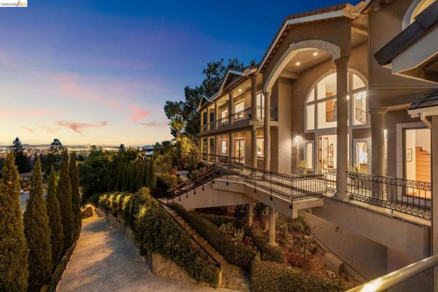 Details for 33 Somerset Rd, Oakland, CA 94611