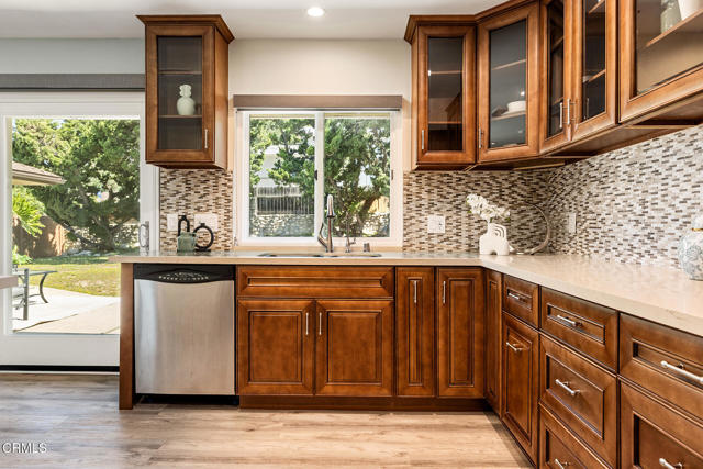 2365 Henrietta Avenue, La Crescenta CA: https://media.crmls.org/mediaz/c46e0486-3446-4899-9387-cc4ffb708a4c.jpg