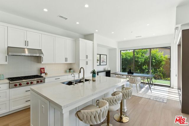 182 Plum Lily, Irvine CA: https://media.crmls.org/mediaz/c46e26e6-5cf3-4801-8e5f-fcb25f3d8e2b.jpg