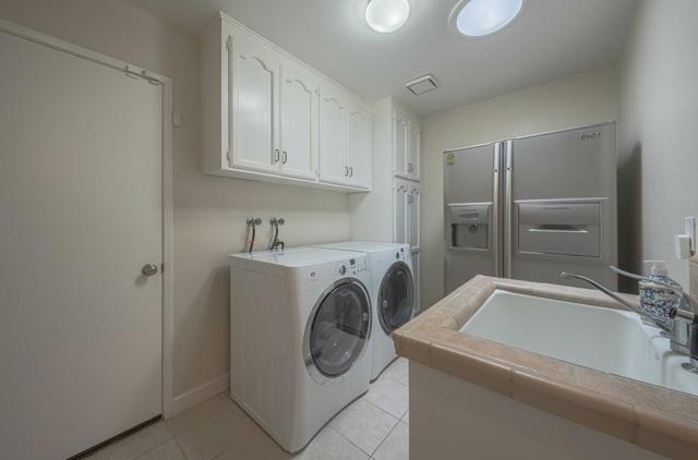 1121 Palo Alto Way, Salinas CA: https://media.crmls.org/mediaz/c46e806a-bab6-482f-9b63-d7098444f43b.jpg