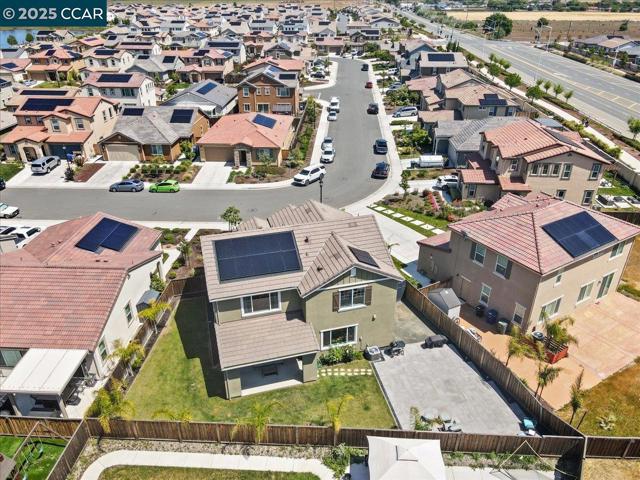405 Avanti Way, Oakley CA: https://media.crmls.org/mediaz/c46eb2b4-497b-485d-8443-f1ad3dc4ac20.jpg