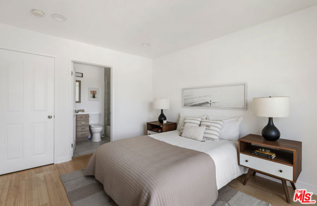 11536 Burbank Boulevard, North Hollywood CA: https://media.crmls.org/mediaz/c46f59ba-45b1-4fd9-915f-0ccf7c2e8a7e.jpg