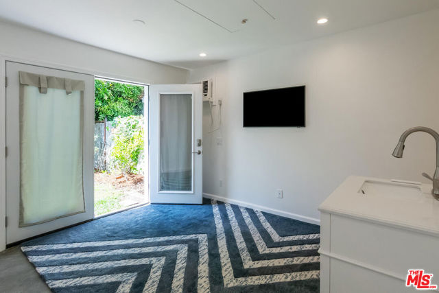 1710 Santa Paula Place, Glendale CA: https://media.crmls.org/mediaz/c46f8494-9dcf-4c45-8e72-2140f32c9370.jpg