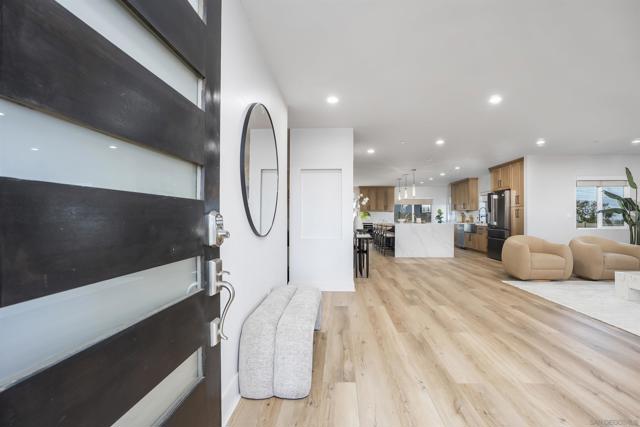 Image 11 of 75 For 4593 Coronado Ave