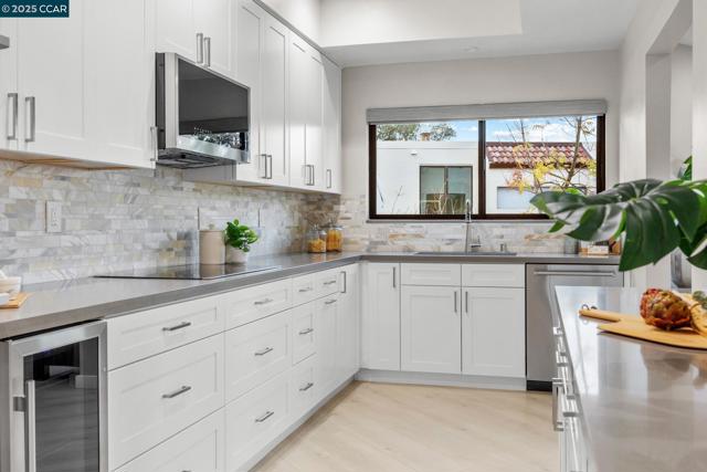 3535 Terra Granada Dr, Walnut Creek CA: https://media.crmls.org/mediaz/c46fe202-78bf-494f-a271-85cb8045b1e5.jpg