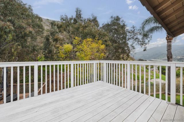 28145 Shady Meadow Ln, Yorba Linda CA: https://media.crmls.org/mediaz/c471616e-08fc-4e49-b129-309f61bc64f3.jpg