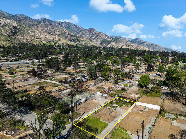 3296 Fair Oaks Ave, Altadena CA: https://media.crmls.org/mediaz/c47218e6-a836-40b9-b553-7287bfca762f.jpg