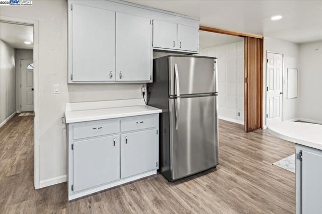 4105 Heyer Ave, Castro Valley CA: https://media.crmls.org/mediaz/c4724701-a0e3-4dc3-a0c7-61fc43c21f5b.jpg