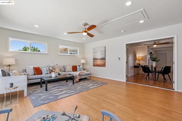 1865 Overhill Rd, Concord CA: https://media.crmls.org/mediaz/c472acbd-43d1-4baf-9c6c-c361fed096dd.jpg