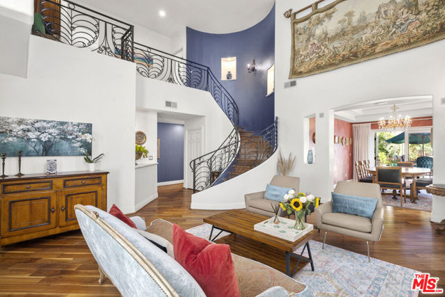 4544 Tobias Avenue, Sherman Oaks CA: https://media.crmls.org/mediaz/c4734c19-9d82-4ed2-99ad-e60ef8d57bca.jpg